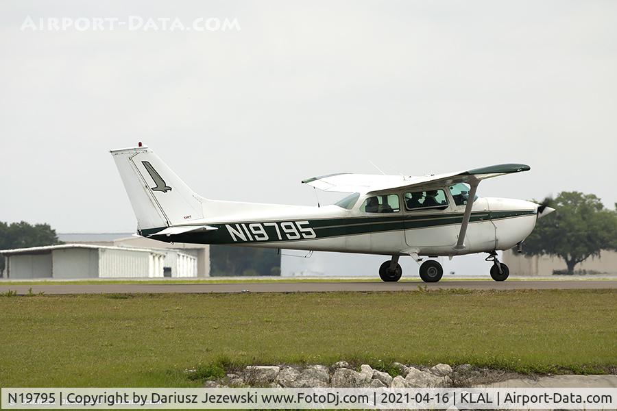N19795, 1972 Cessna 172M C/N 17260759, Cessna 172M Skyhawk  C/N 17260759, N19795