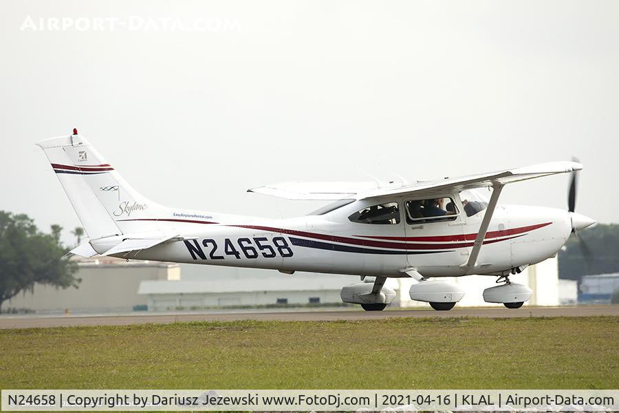 N24658, 1999 Cessna 182S Skylane C/N 18280660, Cessna 182S Skylane  C/N 18280660, N24658