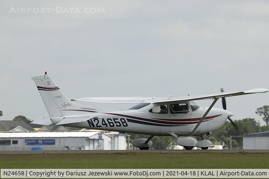N24658, 1999 Cessna 182S Skylane C/N 18280660, Cessna 182S Skylane  C/N 18280660, N24658