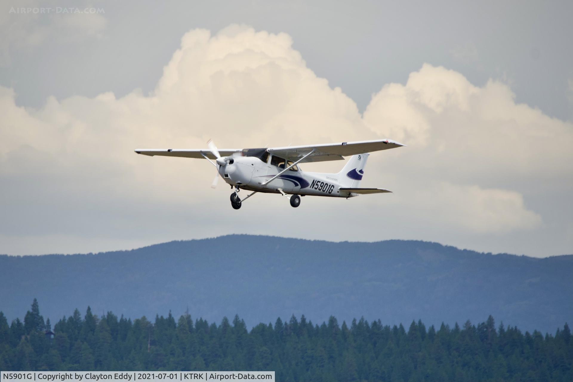 N5901G, 2018 Cessna 172S Turbo Skyhawk JT-A C/N 172S12192, Truckee airport California 2021.
