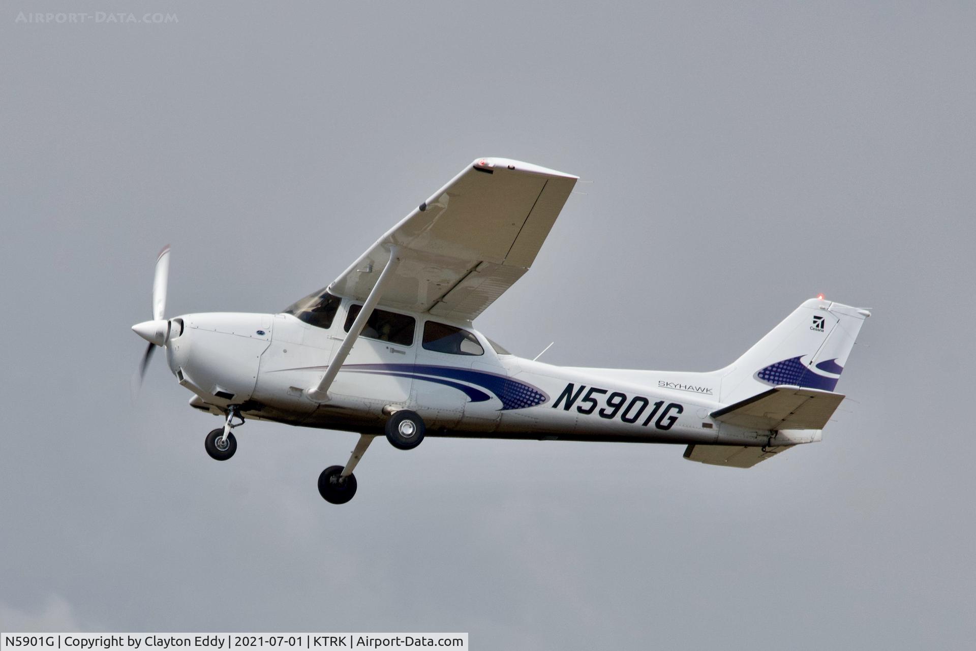 N5901G, 2018 Cessna 172S Turbo Skyhawk JT-A C/N 172S12192, Truckee airport California 2021.