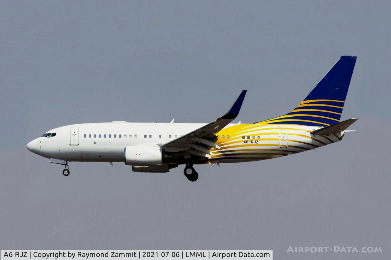 A6-RJZ, 1999 Boeing 737-7Z5 BBJ C/N 29269, B737-700 BBJ A6-RJZ Royal Jet