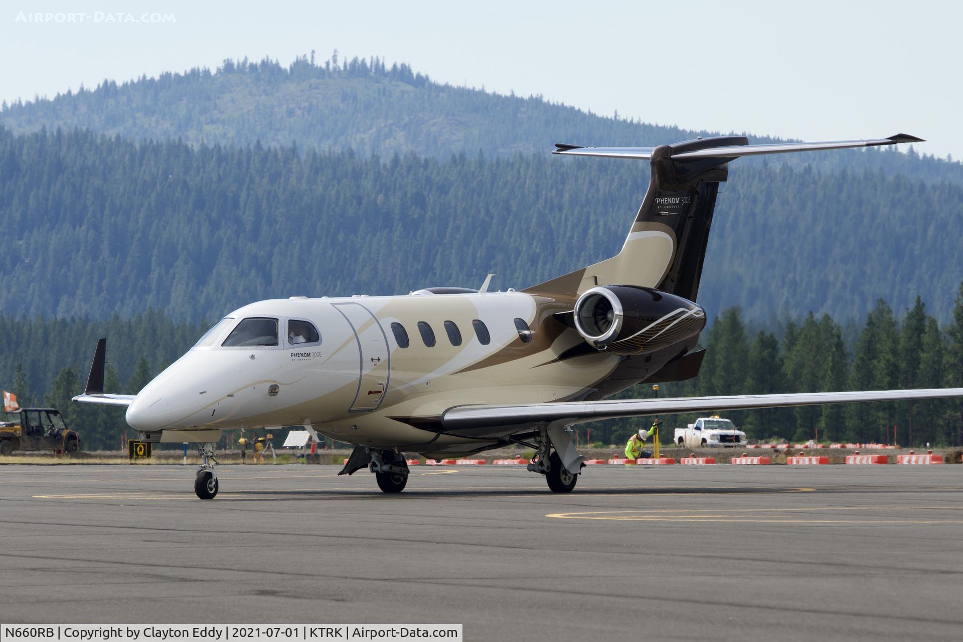 N660RB, 2019 Embraer EMB-505 Phenom 300 C/N 50500534, Truckee airport California 2021.