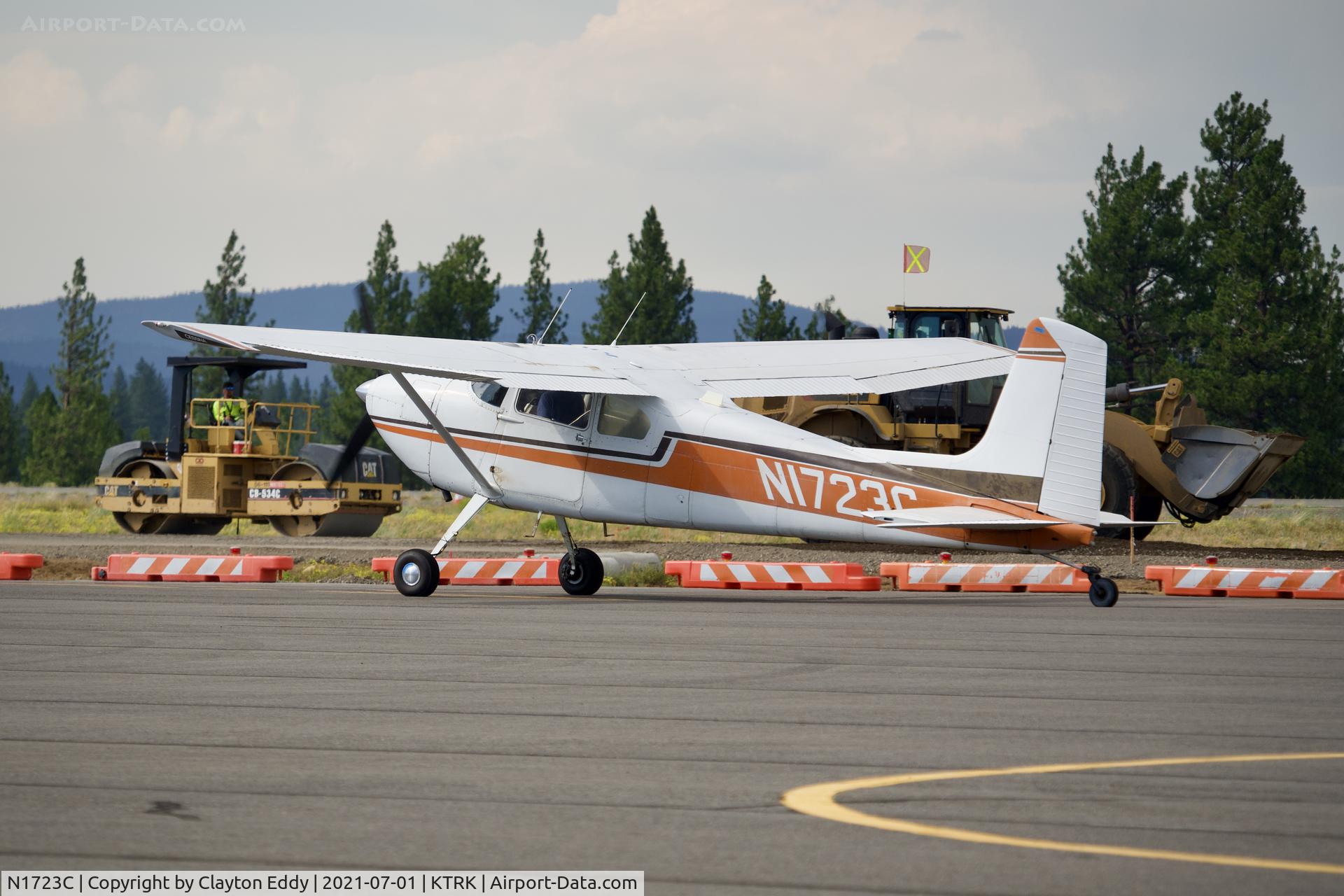 N1723C, 1953 Cessna 180 C/N 30423, Truckee airport California 2021.