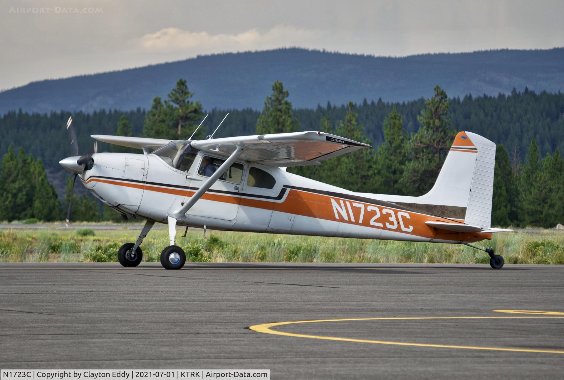 N1723C, 1953 Cessna 180 C/N 30423, Truckee airport California 2021.