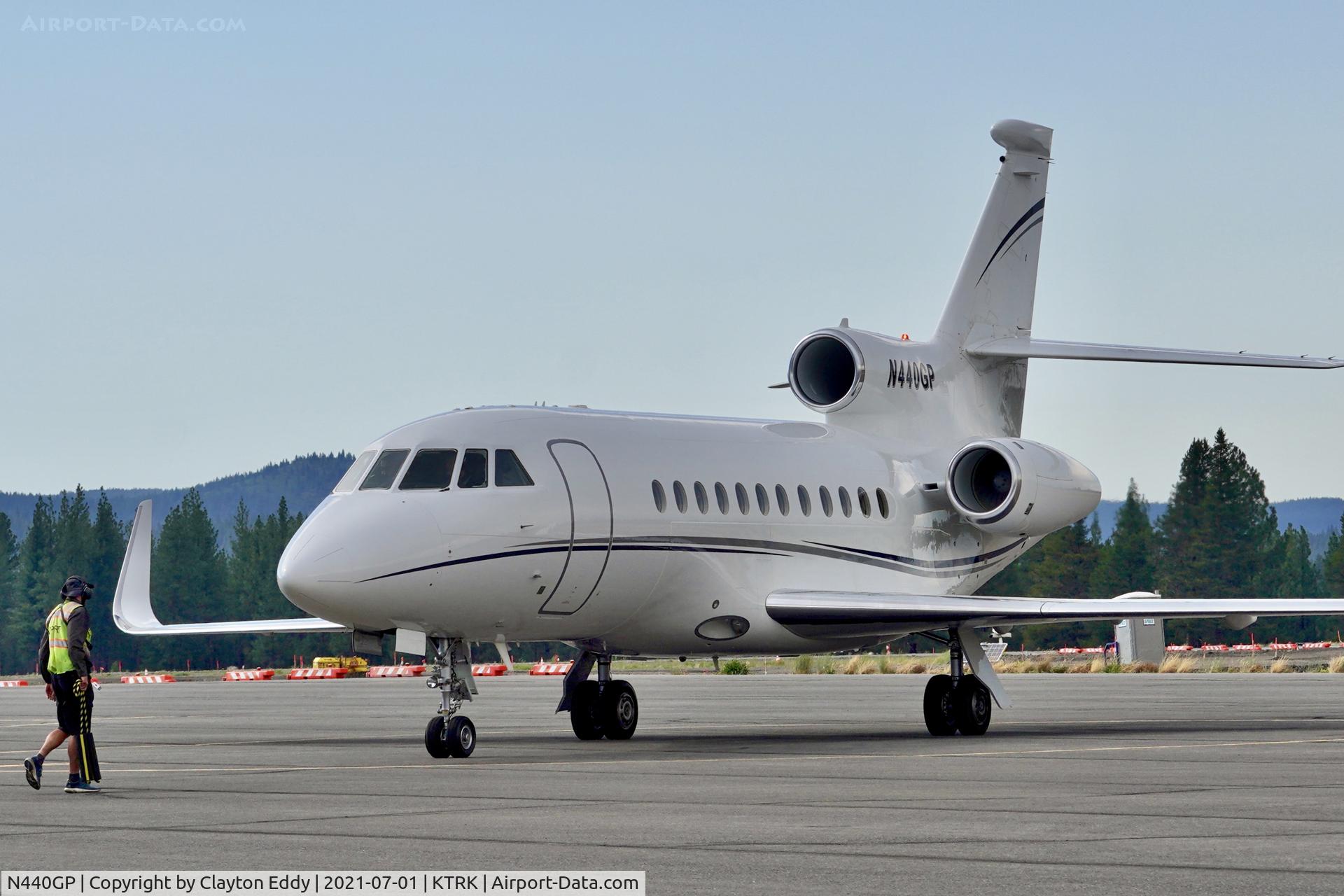 N440GP, 2001 Dassault Falcon 900EX C/N 85, Truckee airport California 2021.