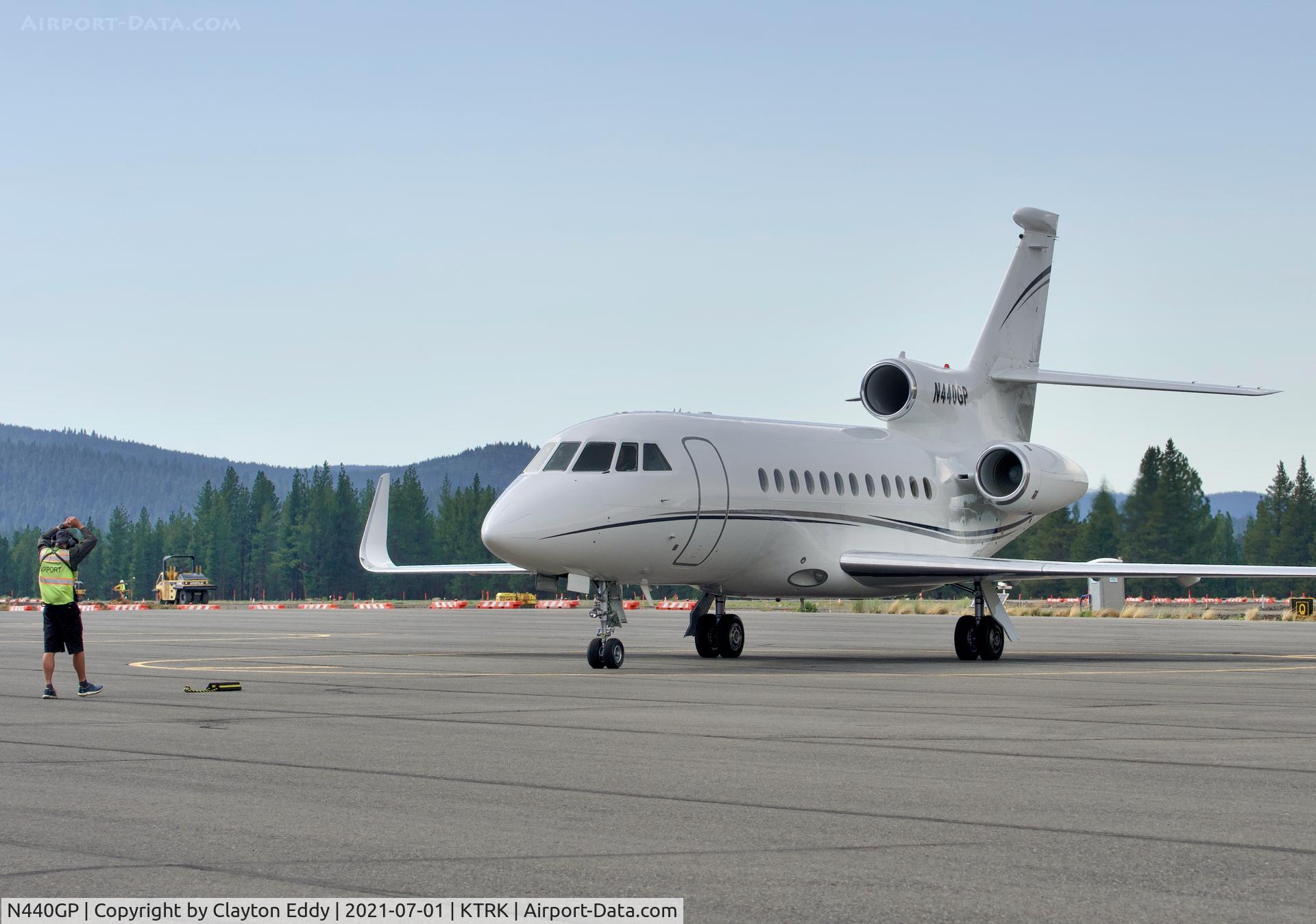 N440GP, 2001 Dassault Falcon 900EX C/N 85, Truckee airport California 2021.