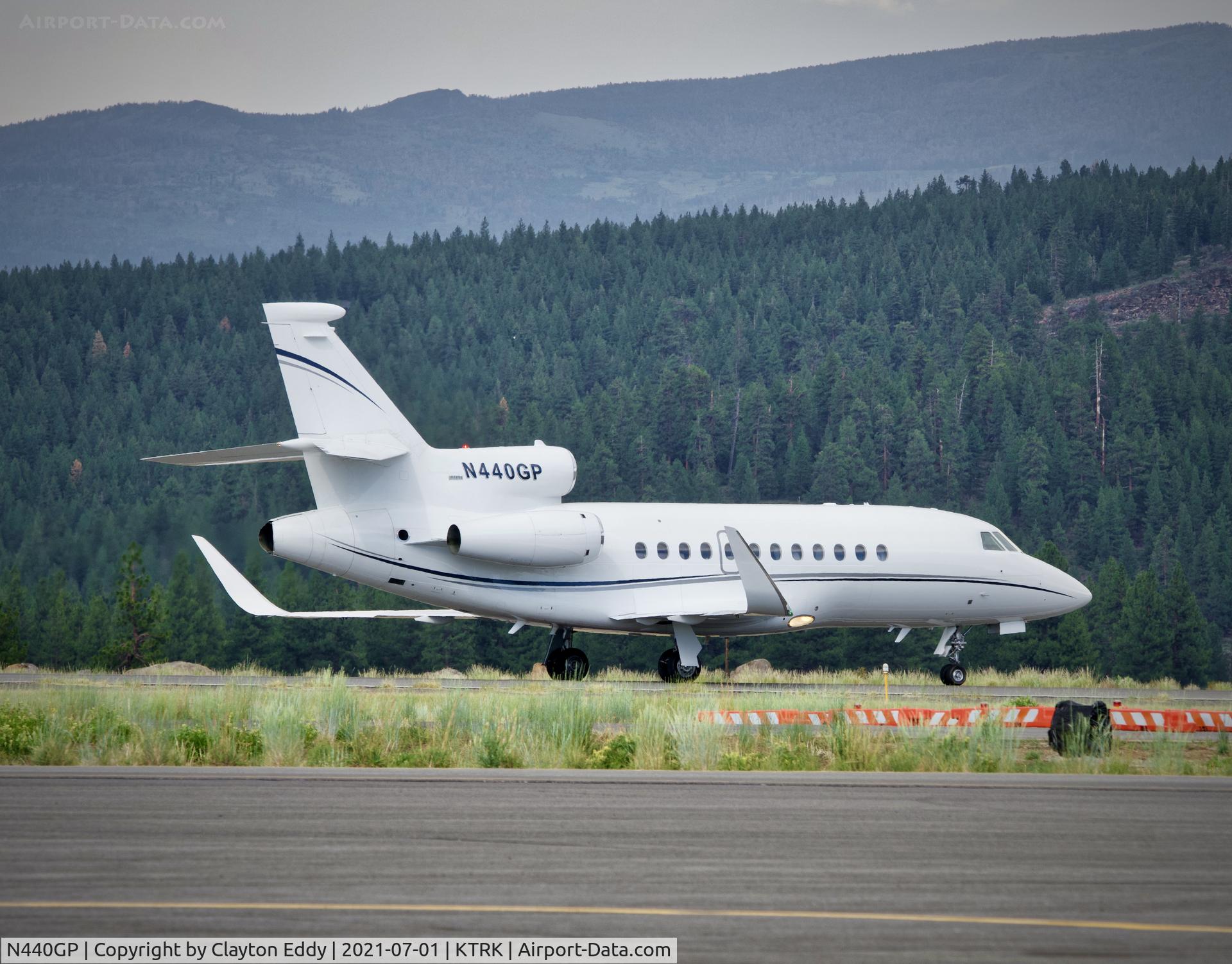N440GP, 2001 Dassault Falcon 900EX C/N 85, Truckee airport California 2021.