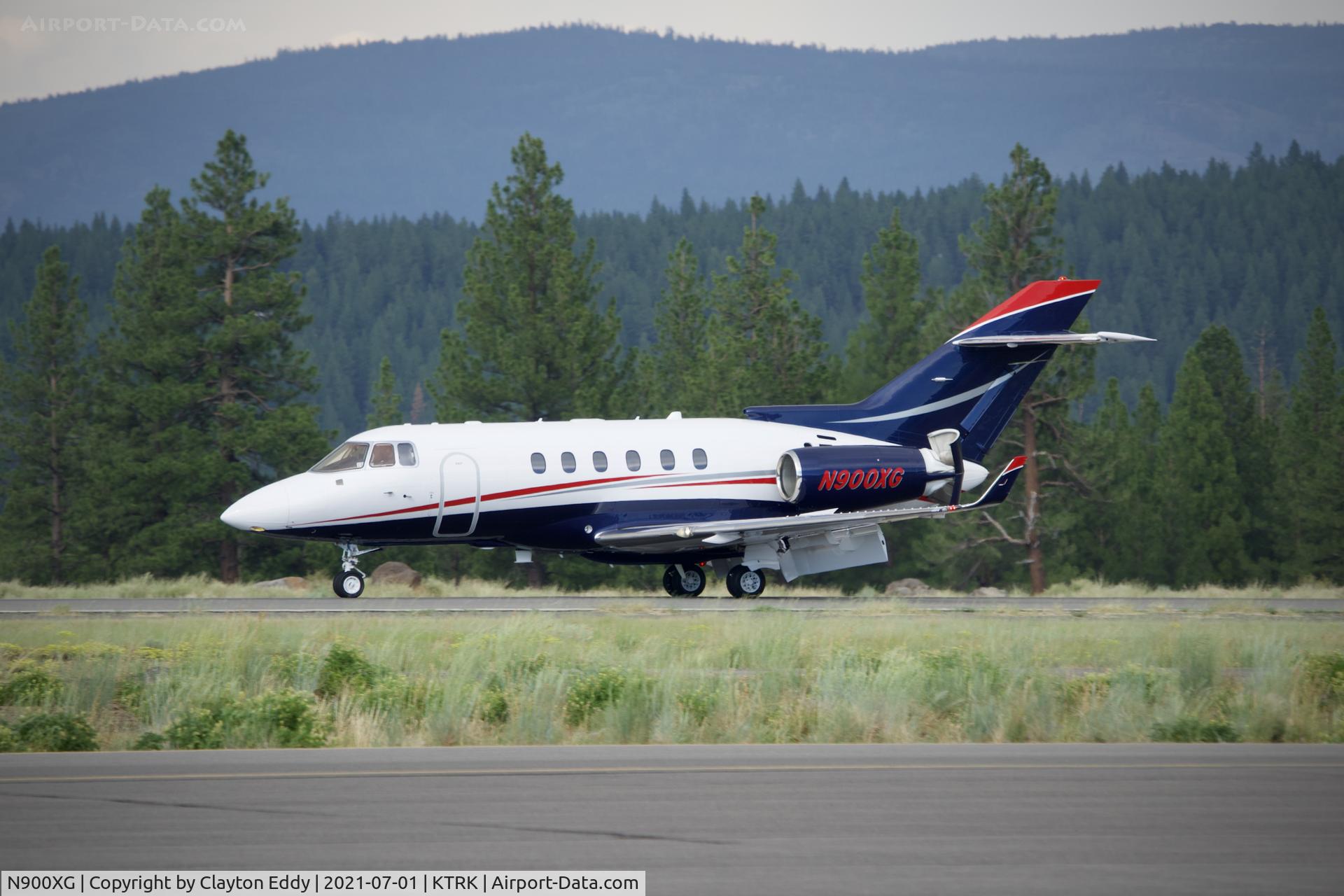 N900XG, 2008 Hawker Beechcraft 900XP C/N HA-0072, Truckee airport California 2021.