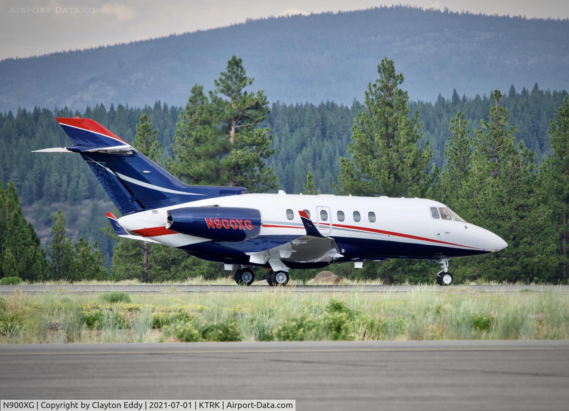 N900XG, 2008 Hawker Beechcraft 900XP C/N HA-0072, Truckee airport California 2021.