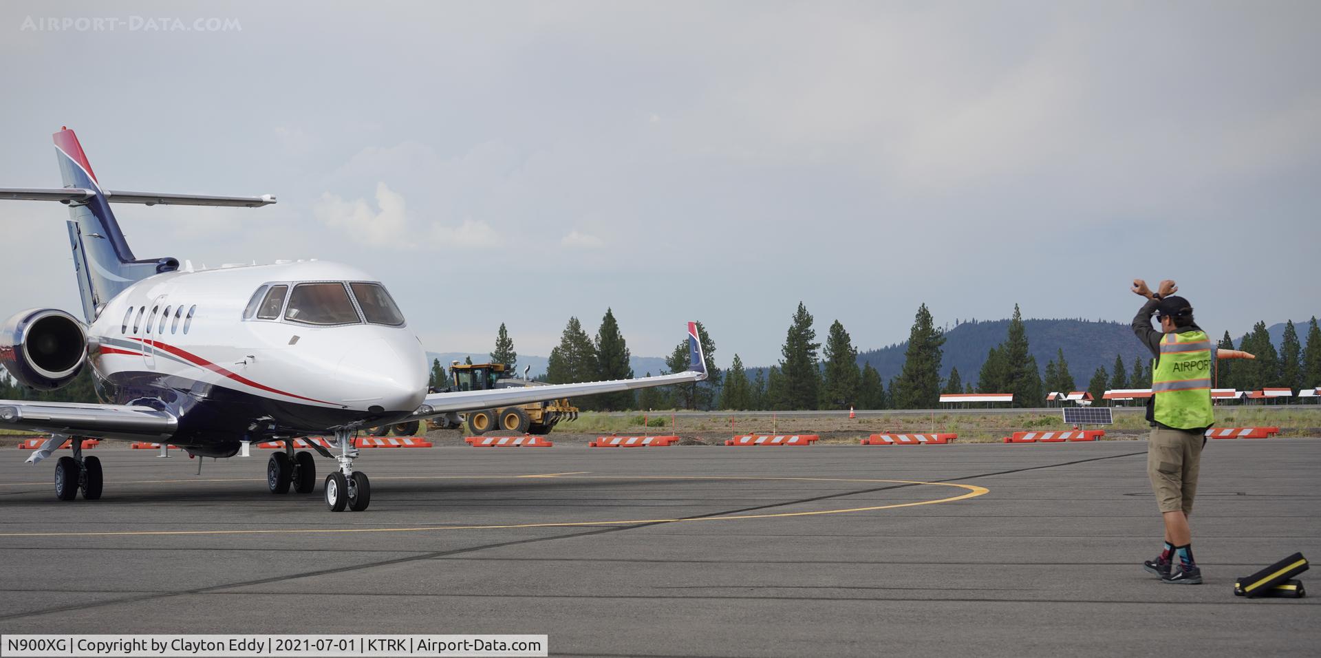 N900XG, 2008 Hawker Beechcraft 900XP C/N HA-0072, Truckee airport California 2021.