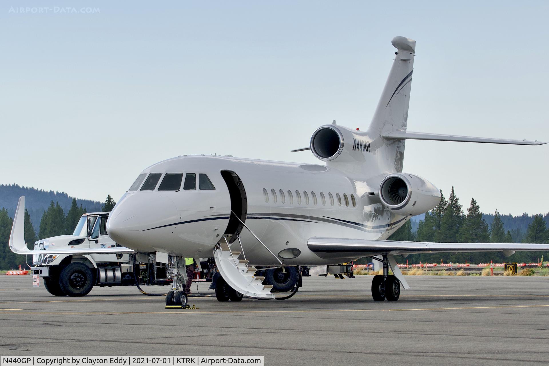 N440GP, 2001 Dassault Falcon 900EX C/N 85, Truckee airport California 2021.