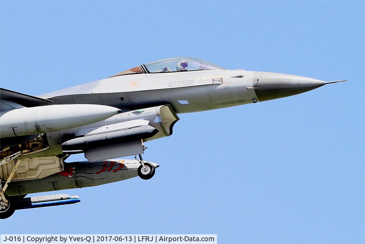 J-016, General Dynamics F-16AM Fighting Falcon C/N 6D-172, General Dynamics F-16AM Fighting Falcon, On final rwy 08, Landivisiau Naval Air Base (LFRJ) Tiger Meet 2017