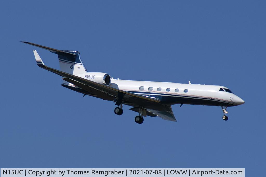 N15UC, 1999 Gulfstream Aerospace G-V C/N 589, private Gulfstream V