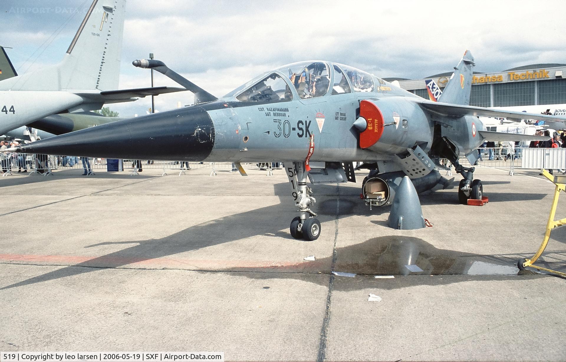 519, Dassault Mirage F.1B C/N 519, Berlin ILA 19.5.2006 . code 30-SK