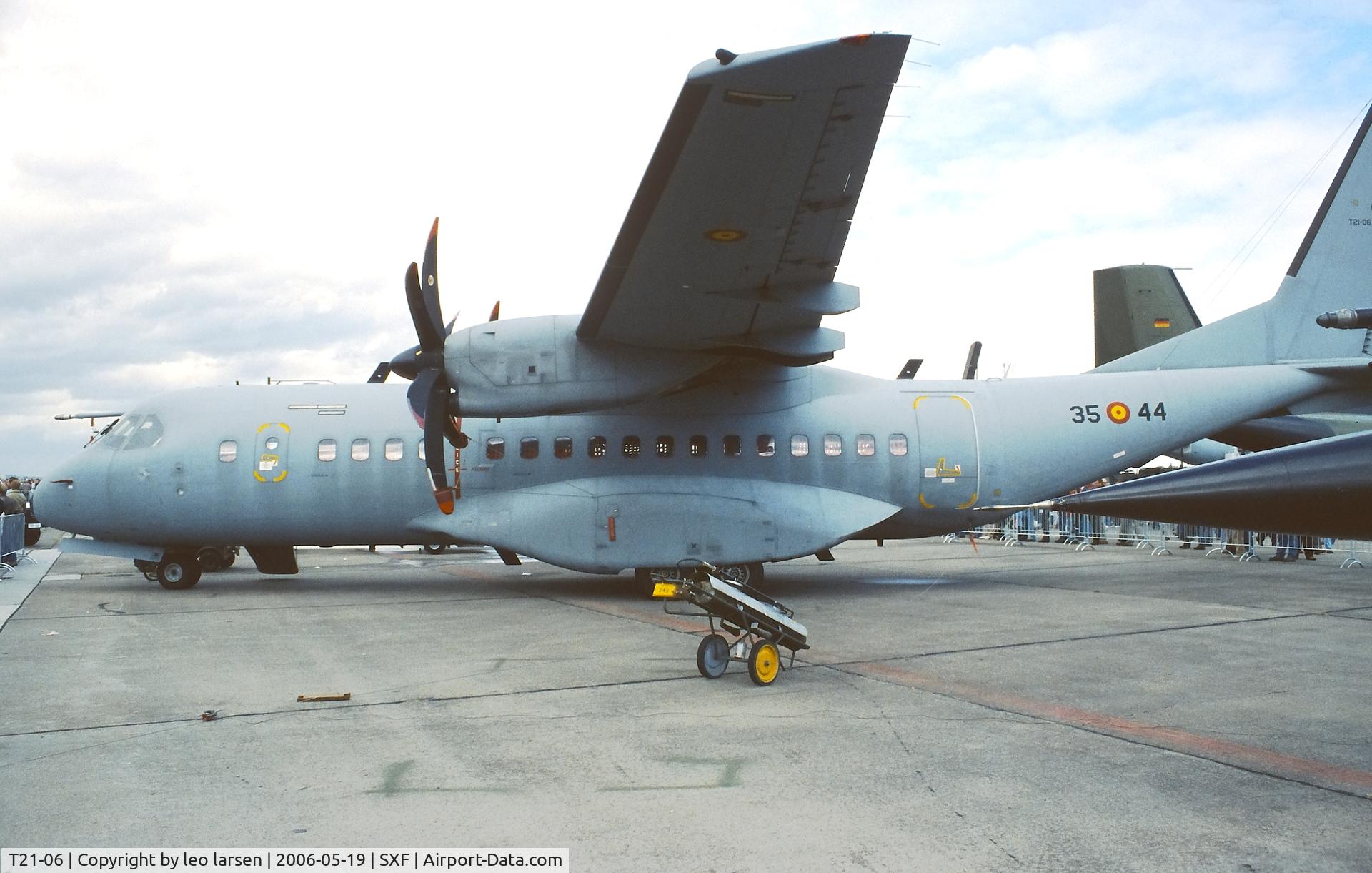 T21-06, CASA C-295M C/N EA03-06-008, Berlin ILA 19.5.2006
