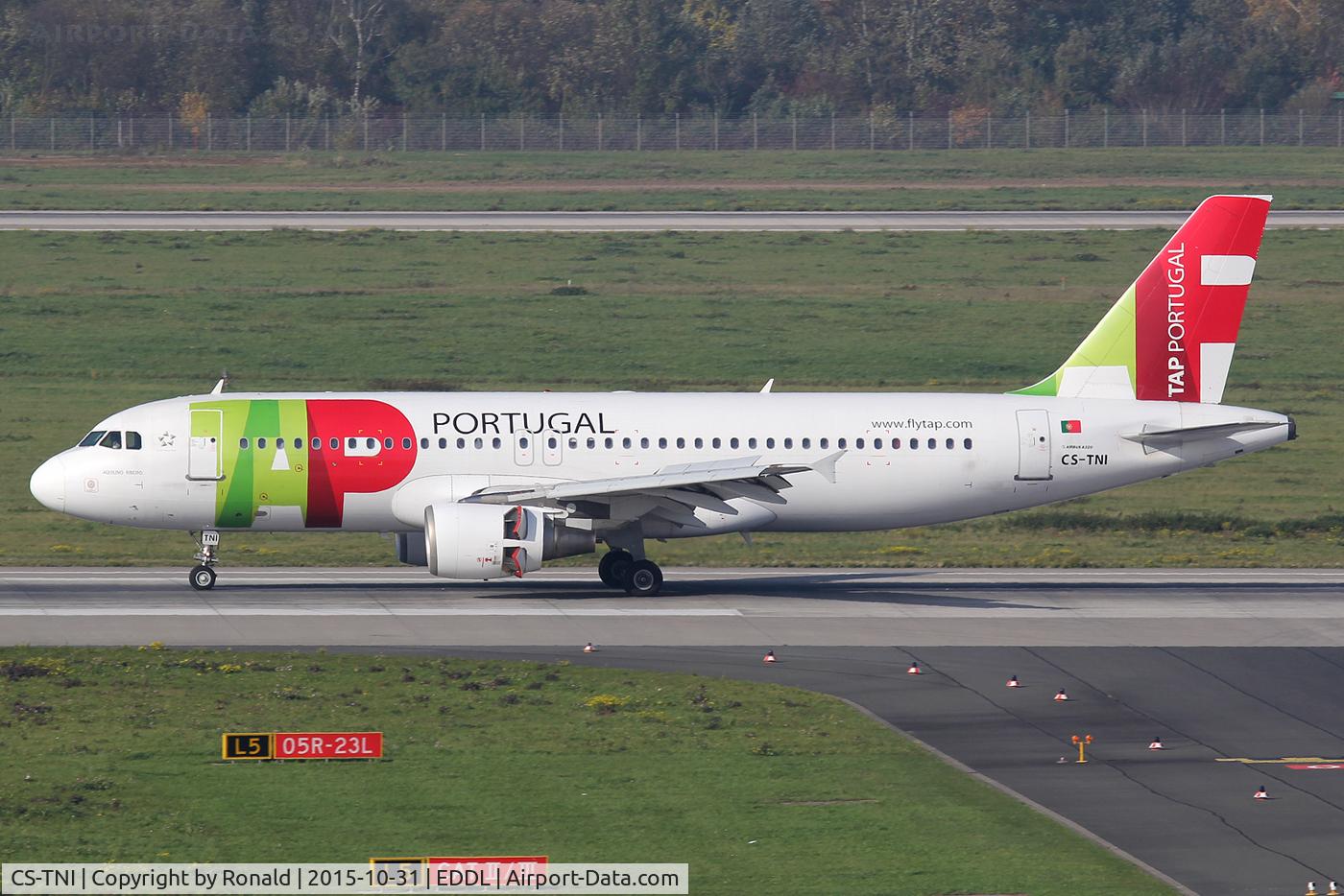 CS-TNI, 1999 Airbus A320-214 C/N 982, at dus