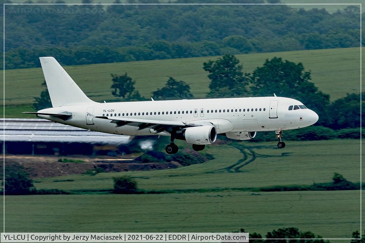 YL-LCU, 2002 Airbus A320-214 C/N 1762, 2002 Airbus A320-214, c/n: 1762