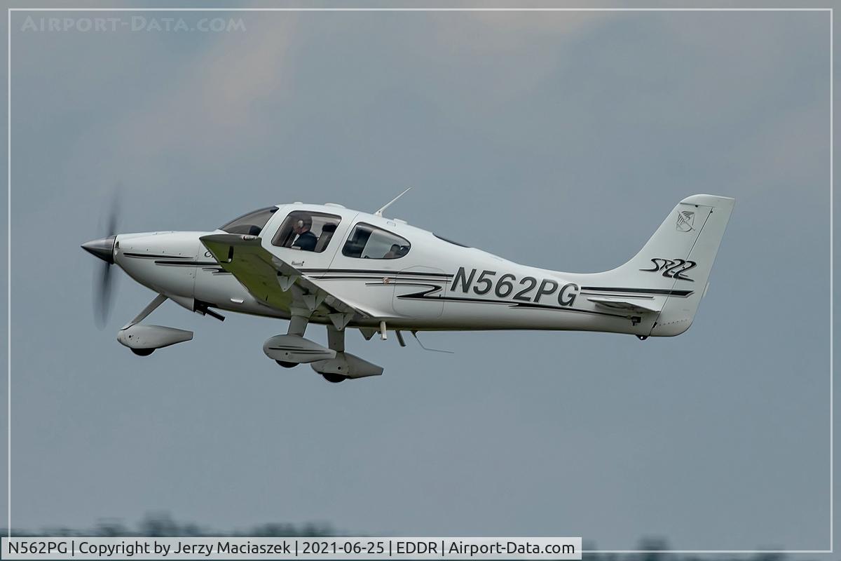 N562PG, Cirrus SR22 C/N 0562, Cirrus SR22, c/n: 0562