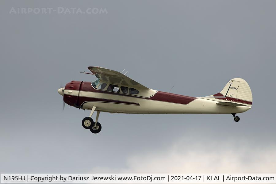 N195HJ, 1952 Cessna 195B Businessliner C/N 7880, Cessna 195B Businessliner  C/N 7880, N195HJ