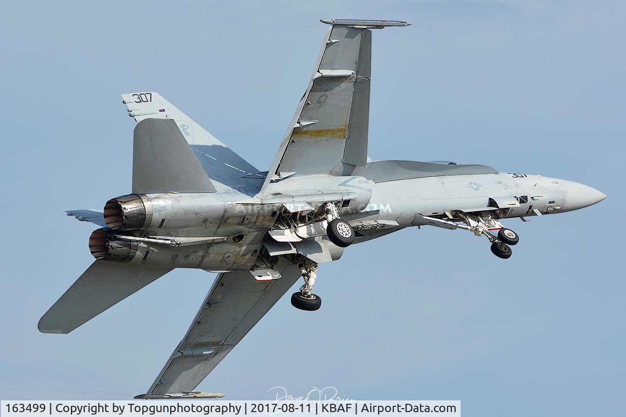 163499, 1988 McDonnell Douglas F/A-18C Hornet C/N 0739/C054, Shooting a missed approach