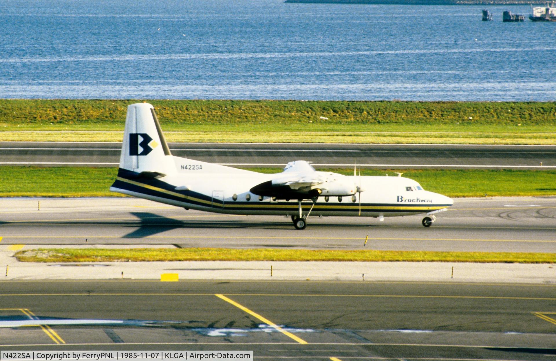 N422SA, Fokker F27 C/N 10593, Brockway Fk27 taxying