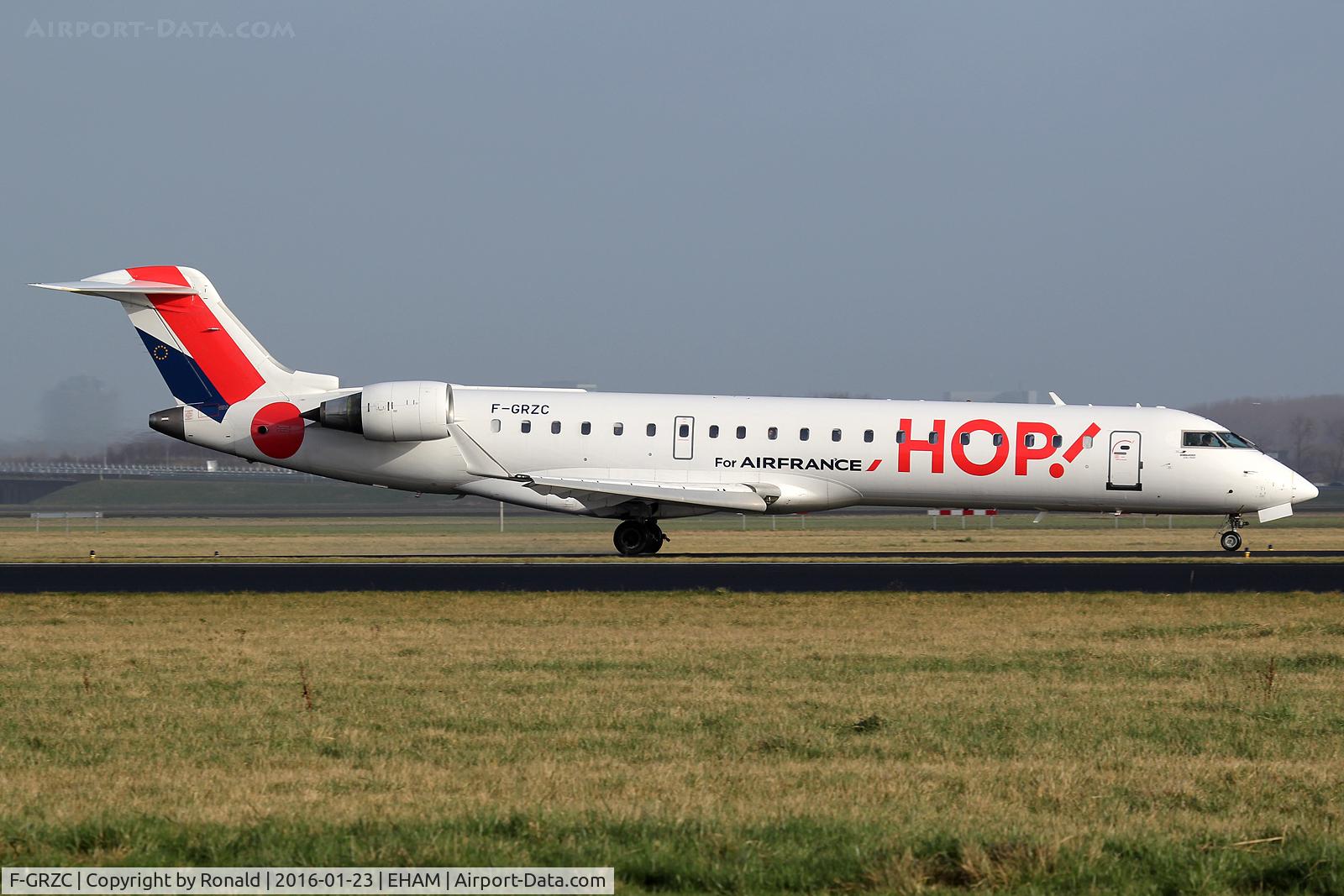 F-GRZC, 2001 Canadair CRJ-702 (CL-600-2C10) Regional Jet C/N 10008, at spl