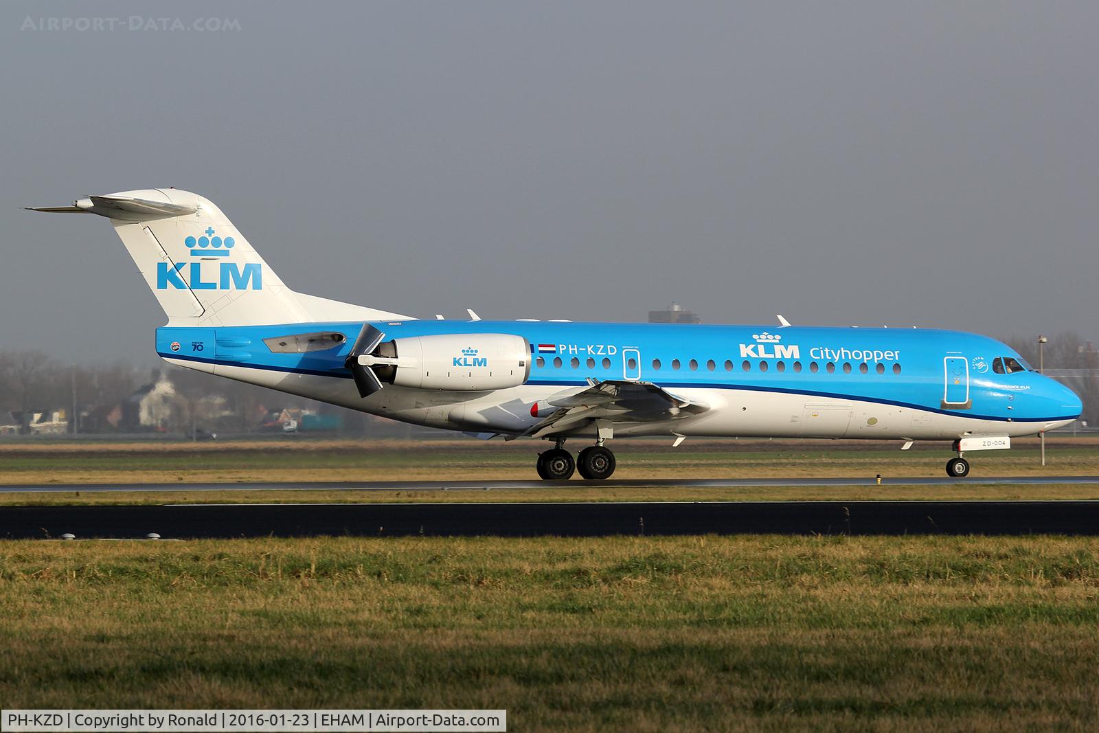 PH-KZD, 1997 Fokker 70 (F-28-0070) C/N 11582, at spl