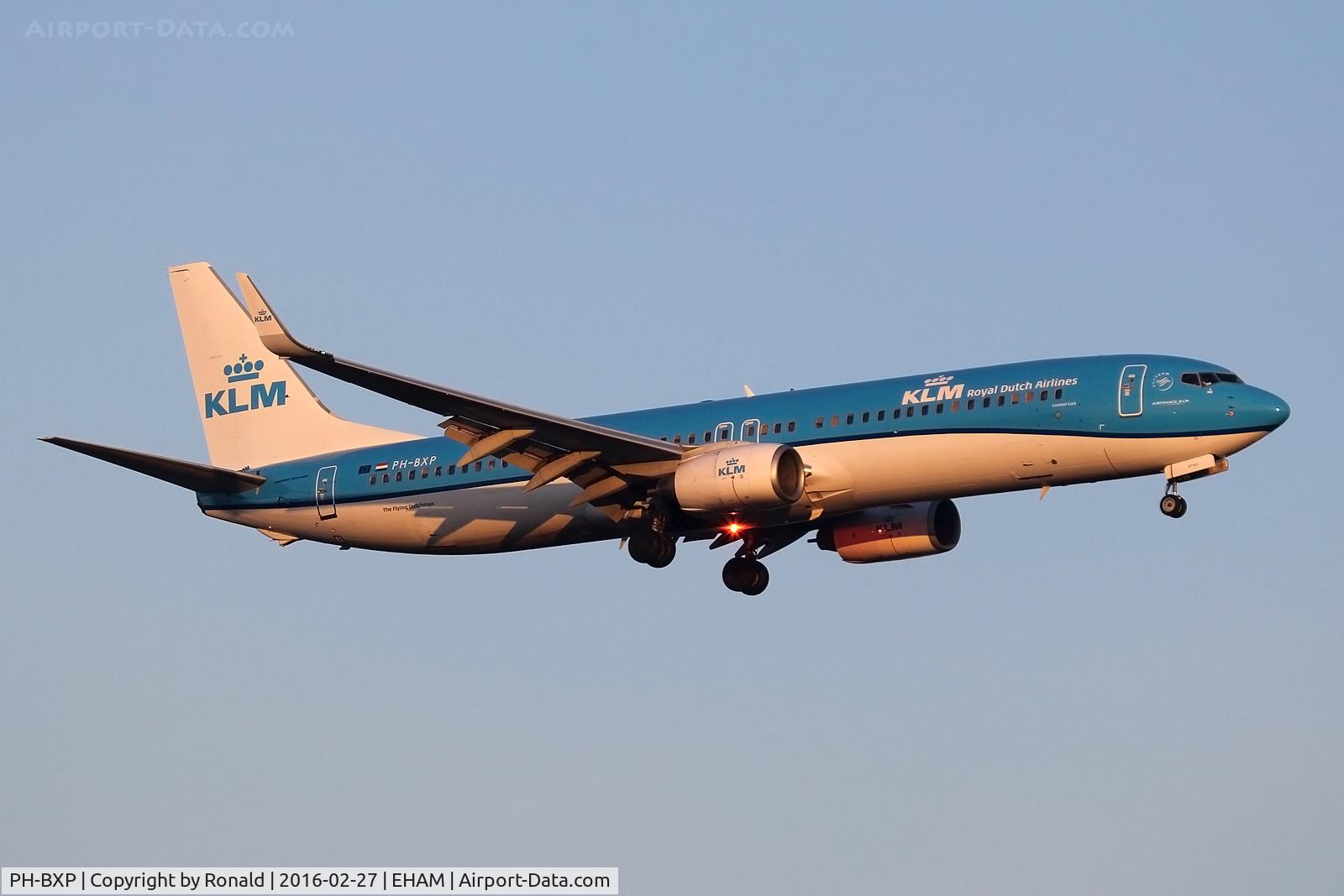PH-BXP, 2001 Boeing 737-9K2 C/N 29600, at spl