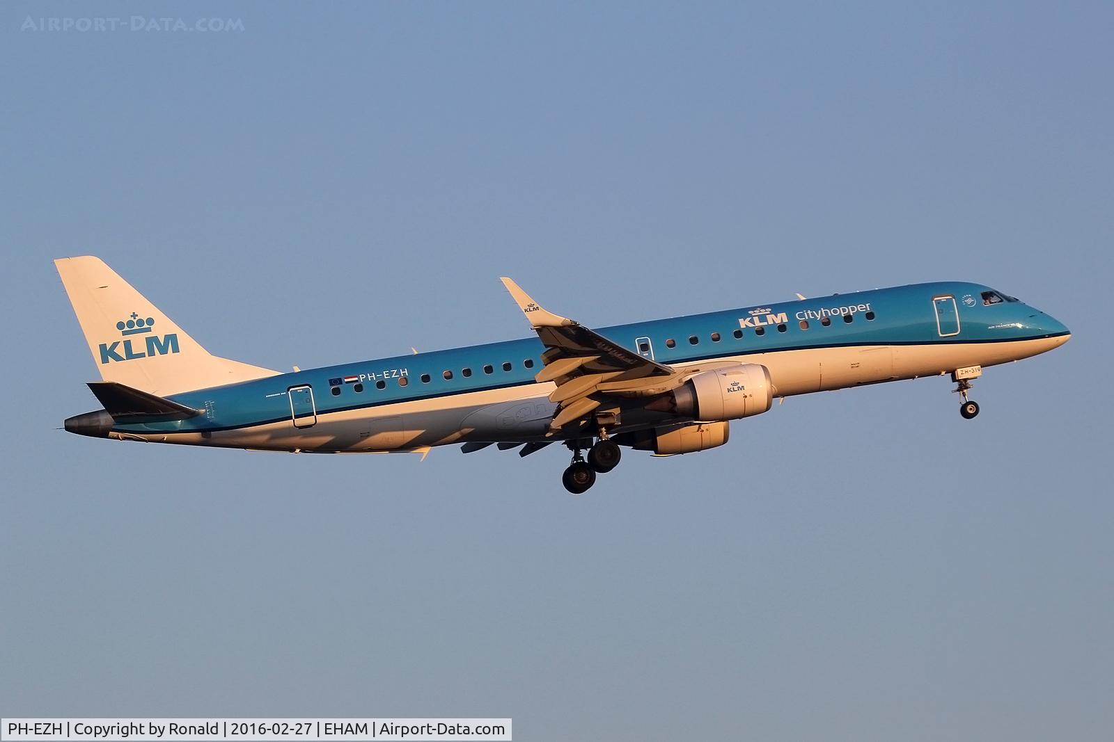 PH-EZH, 2009 Embraer 190LR (ERJ-190-100LR) C/N 19000319, at spl