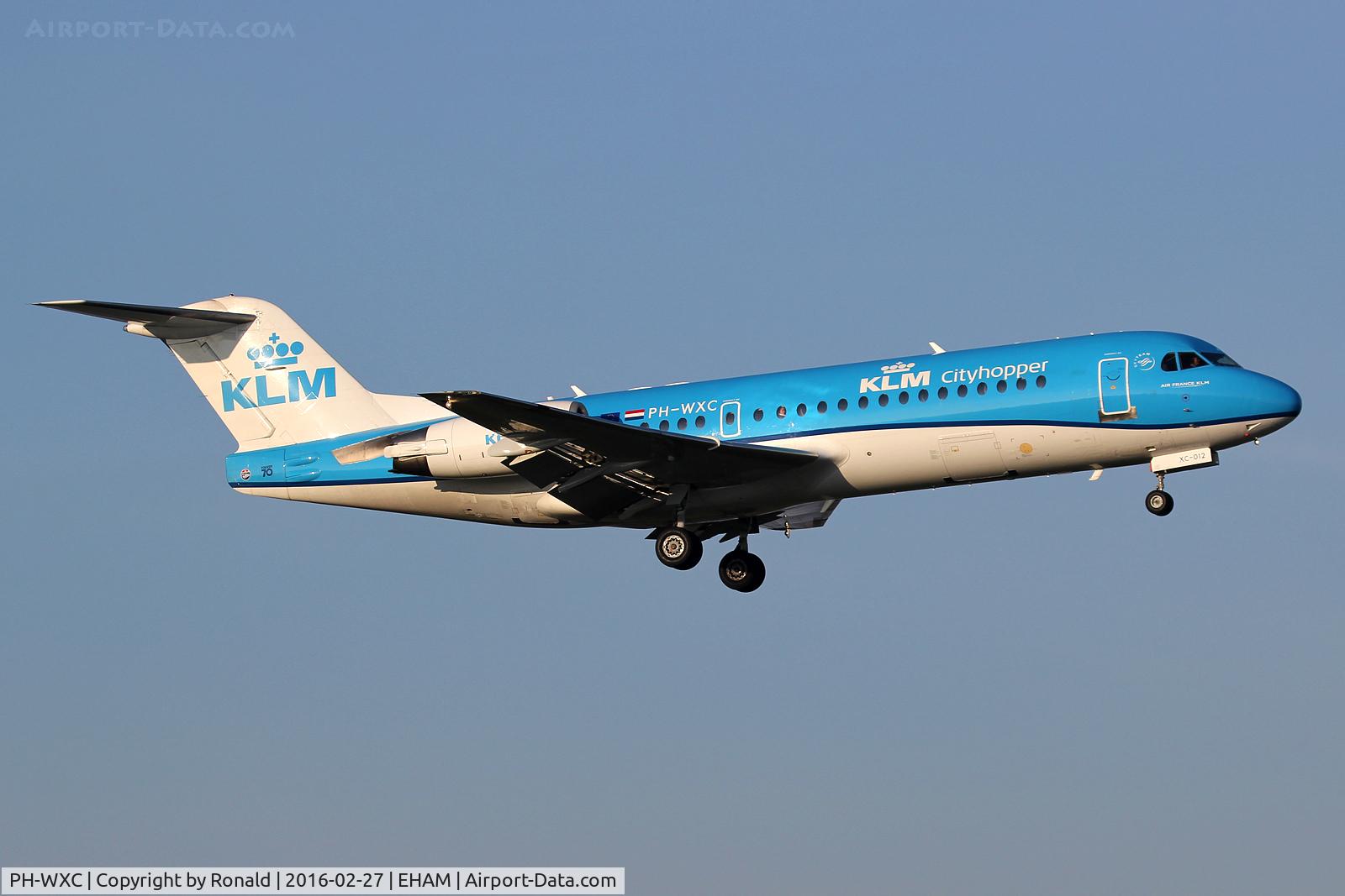 PH-WXC, 1996 Fokker 70 (F-28-0070) C/N 11574, at spl