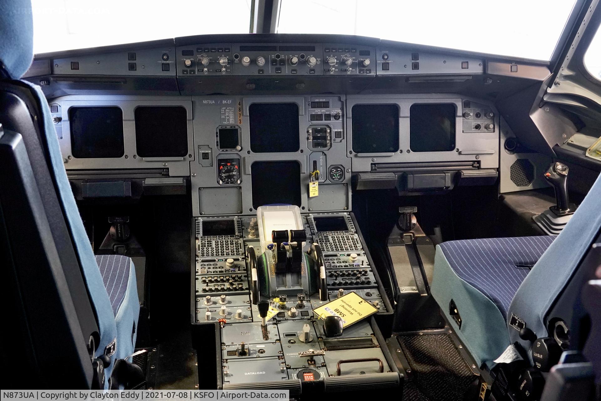 N873UA, 2003 Airbus A319-132 C/N 2004, SFO 2021.
