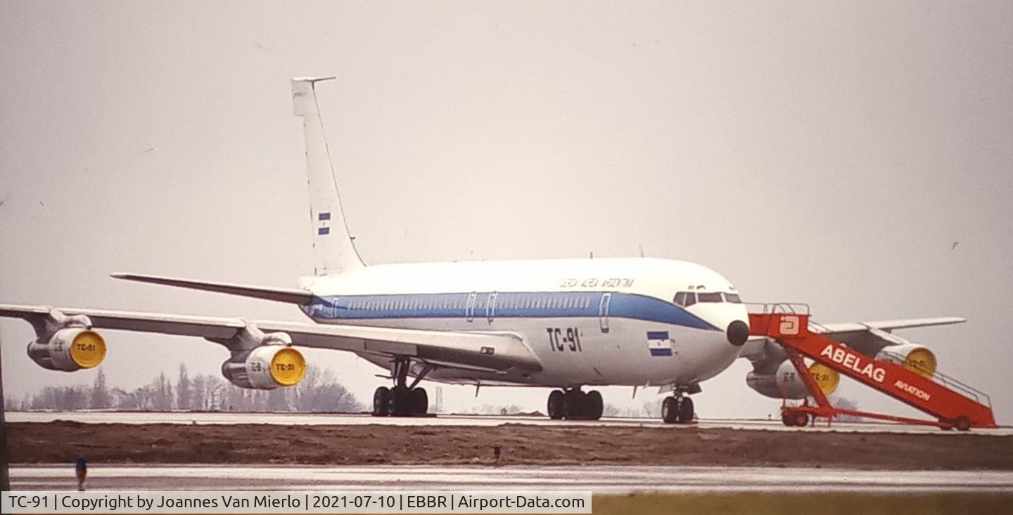 TC-91, 1975 Boeing 707-387B C/N 21070, scan from slide