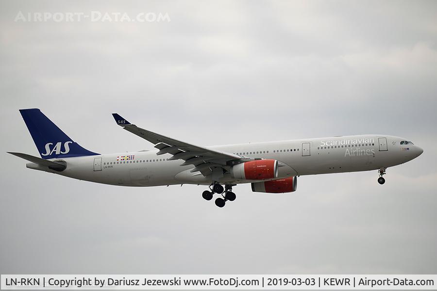 LN-RKN, 2003 Airbus A330-343X C/N 568, Airbus A330-343 - Scandinavian Airlines - SAS  C/N 568, LN-RKN