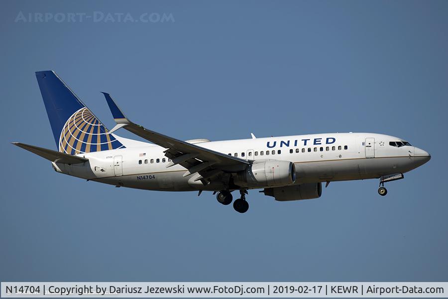 N14704, 1998 Boeing 737-724 C/N 28765, Boeing 737-724 - United Airlines  C/N 28765, N14704