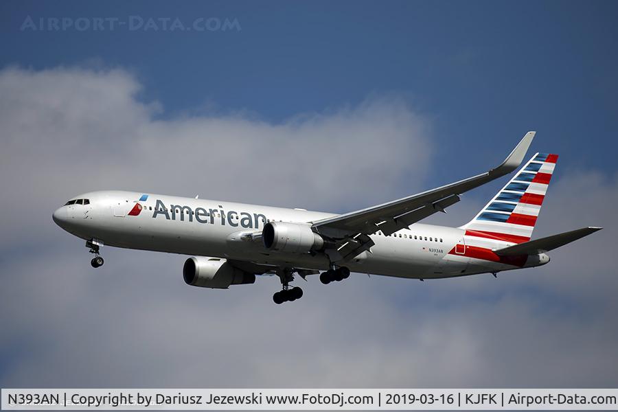 N393AN, 1998 Boeing 767-323 C/N 29430, Boeing 767-323/ER - American Airlines  C/N 29430, N393AN