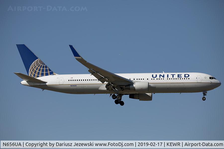 N656UA, 1992 Boeing 767-322 C/N 25394, Boeing 767-322/ER - United Airlines  C/N 25394, N656UA