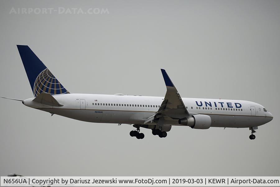 N656UA, 1992 Boeing 767-322 C/N 25394, Boeing 767-322/ER - United Airlines  C/N 25394, N656UA