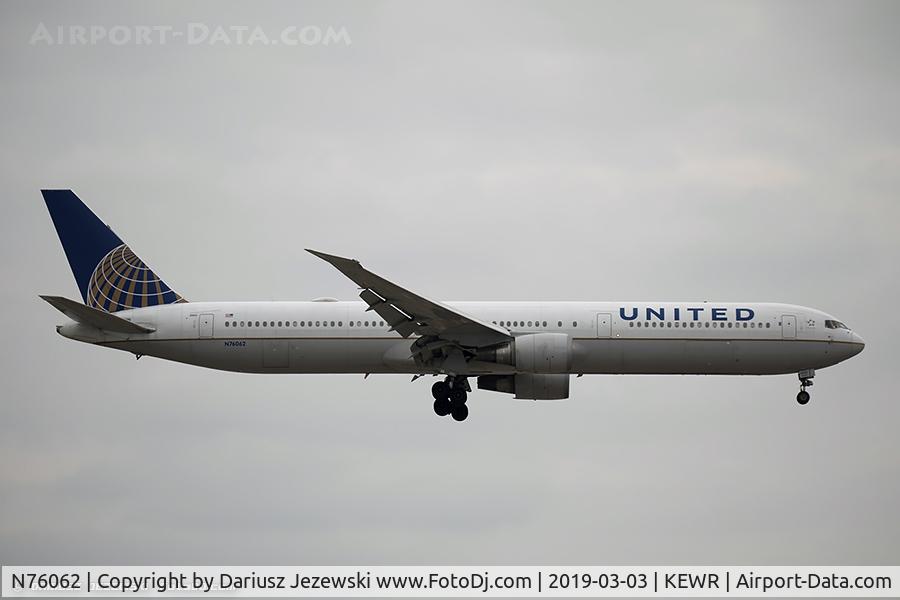 N76062, 2002 Boeing 767-424/ER C/N 29457, Boeing 767-424/ER - United Airlines  C/N 29457, N76062
