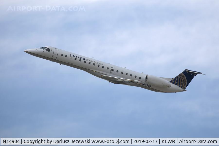 N14904, 2001 Embraer ERJ-145LR (EMB-145LR) C/N 145477, Embraer ERJ-145LR (EMB-145LR) - United Express (ExpressJet Airlines)   C/N 145477, N14904
