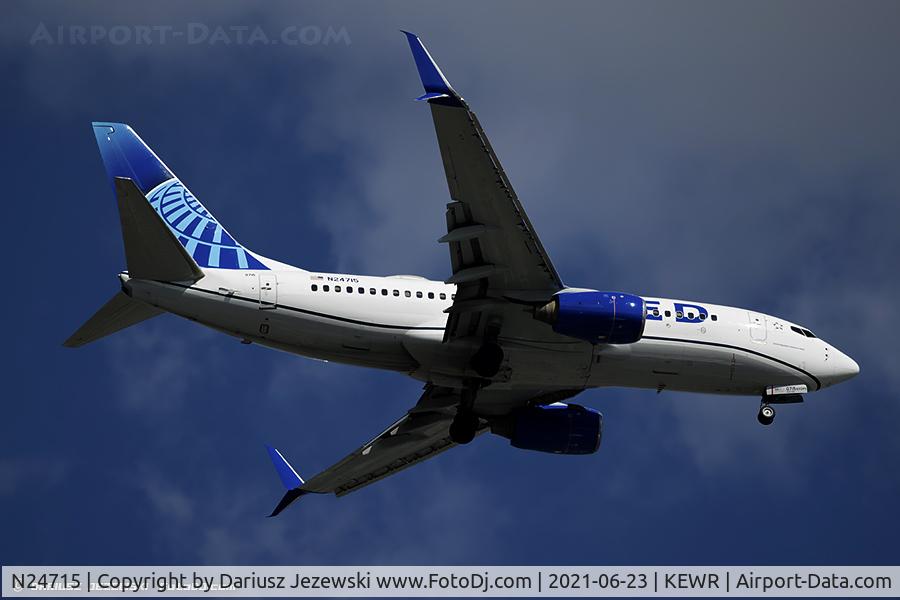 N24715, 1998 Boeing 737-724 C/N 28786, Boeing 737-724 - United Airlines  C/N 28786, N24715