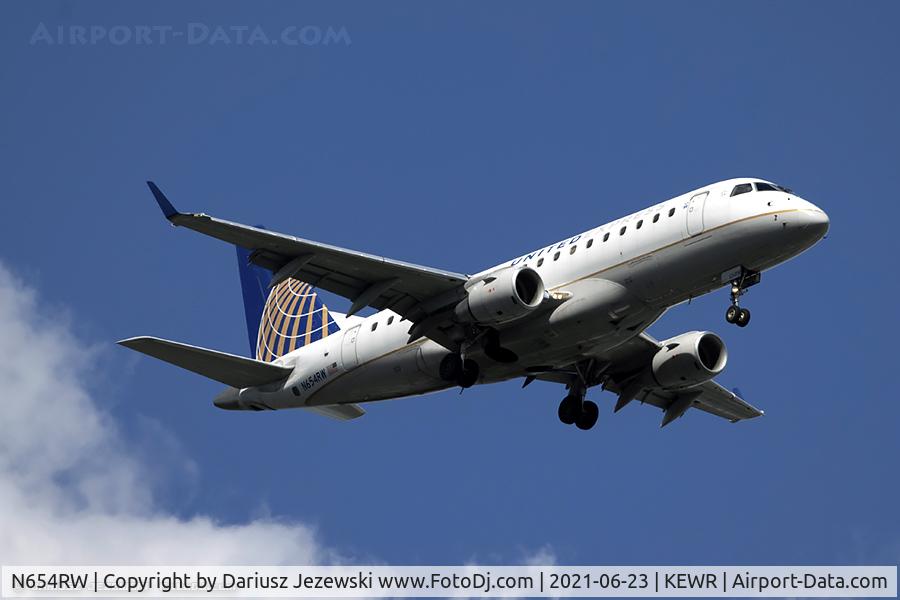 N654RW, 2005 Embraer 170SE (ERJ-170-100SE) C/N 17000104, Embraer ERJ-170-100SE- United Express (Shuttle America)   C/N 17000104, N654RW