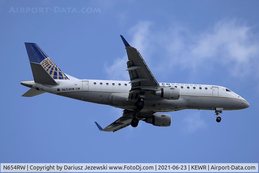 N654RW, 2005 Embraer 170SE (ERJ-170-100SE) C/N 17000104, Embraer ERJ-170-100SE- United Express (Shuttle America)   C/N 17000104, N654RW