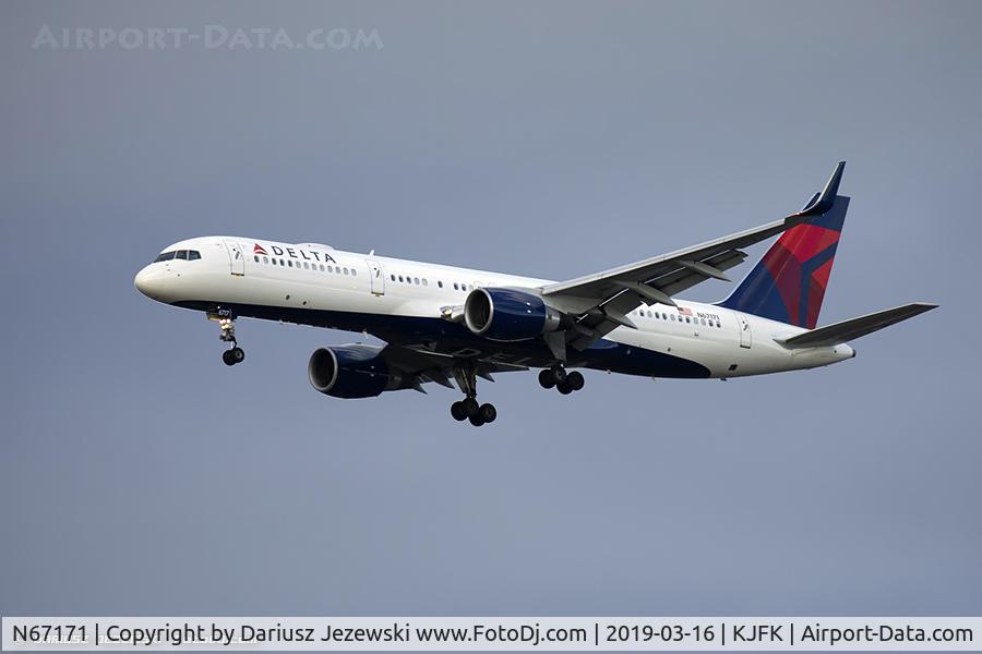 N67171, 2001 Boeing 757-232 C/N 30839, Boeing 757-232 - Delta Air Lines  C/N 30839, N67171
