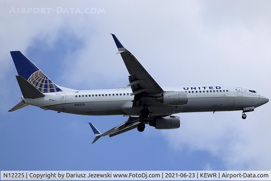 N12225, 1998 Boeing 737-824 C/N 28934, Boeing 737-824 - United Airlines  C/N 28934, N12225