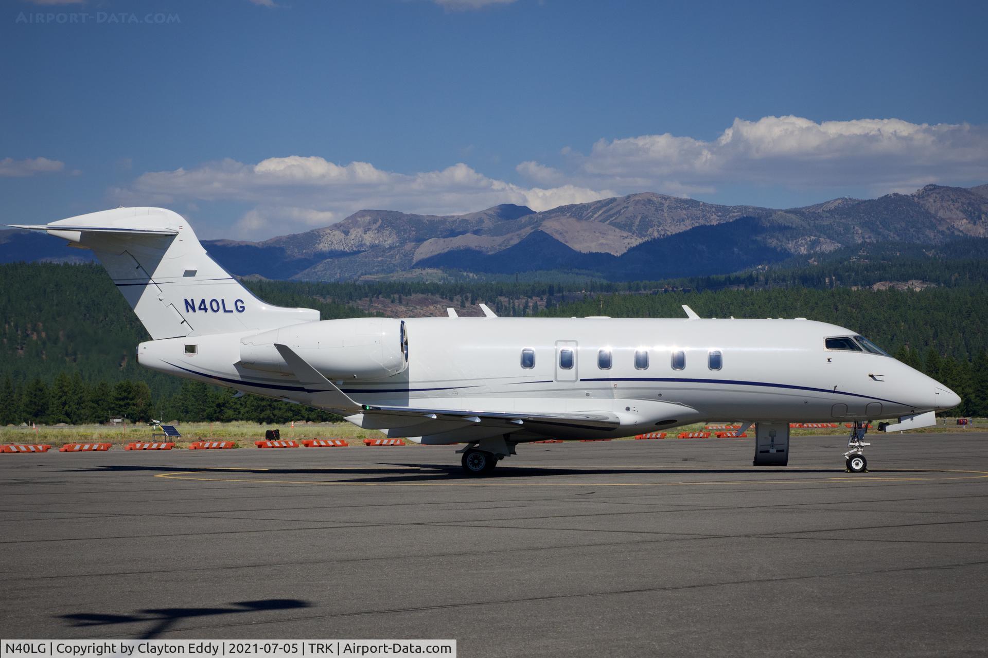 N40LG, 2018 Bombardier Challenger 350 (BD-100-1A10) C/N 20758, Truckee airport California 2021.