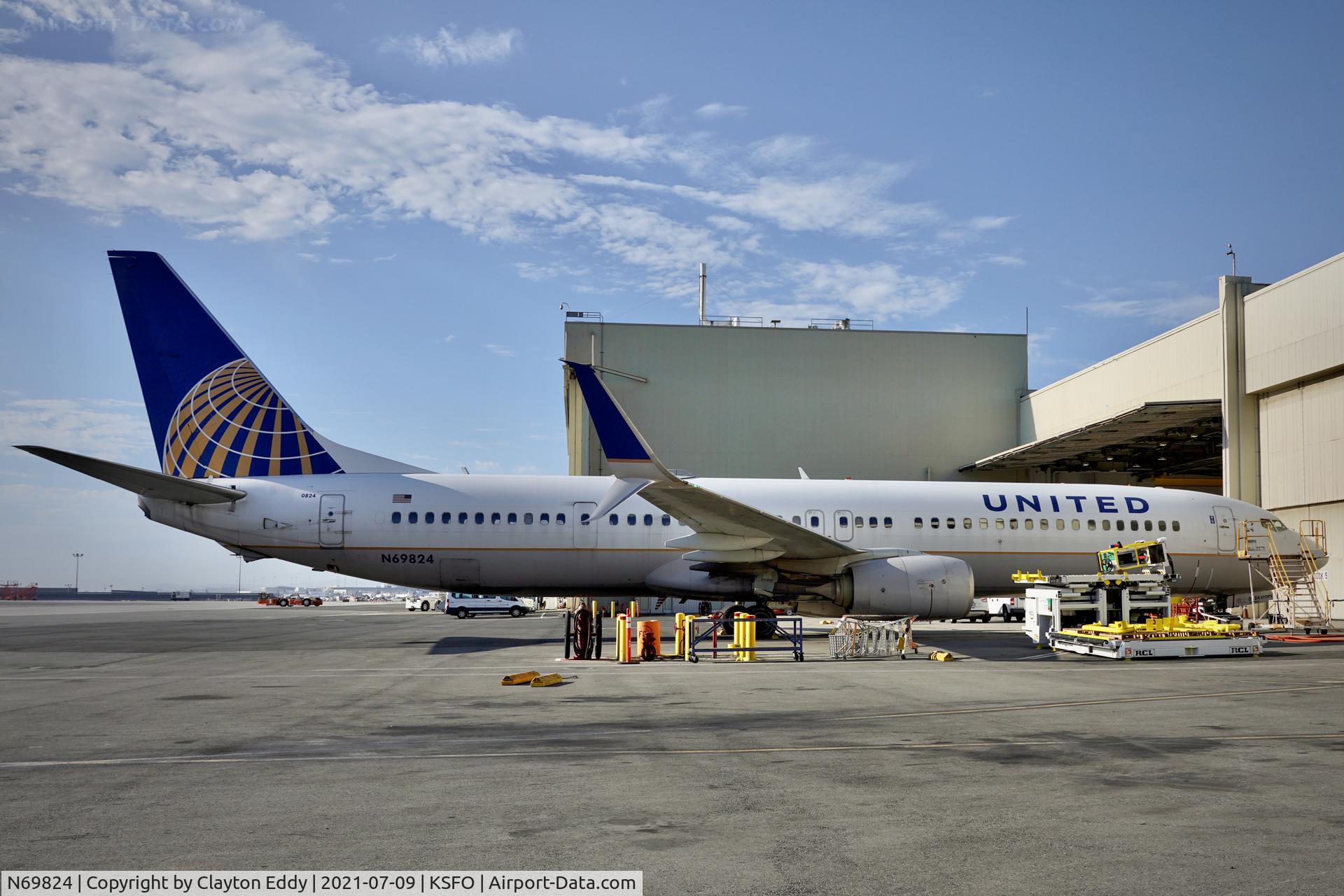 N69824, 2014 Boeing 737-924/ER C/N 42179, SFO 2021.