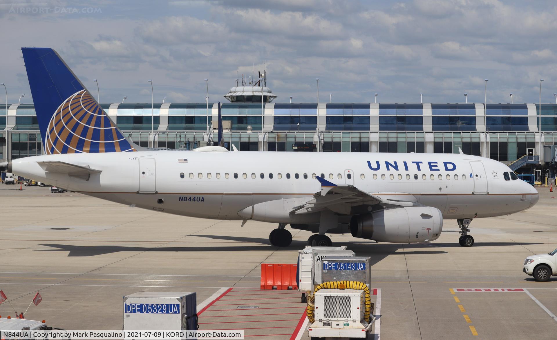 N844UA, 2001 Airbus A319-131 C/N 1581, Airbus A319-131