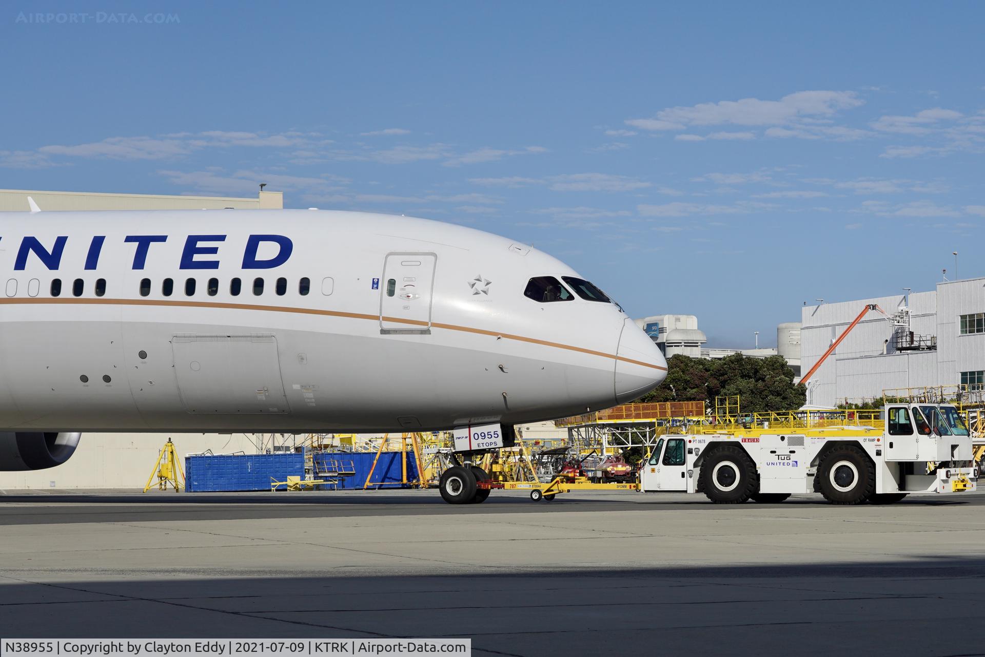 N38955, 2015 Boeing 787-9 Dreamliner C/N 37814, SFO 2021.