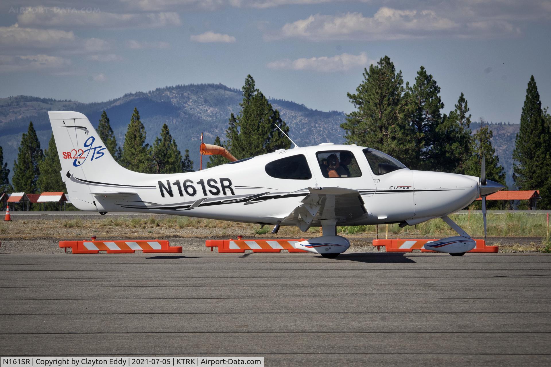 N161SR, 2006 Cirrus SR22 C/N 2120, Truckee airport California 2021.